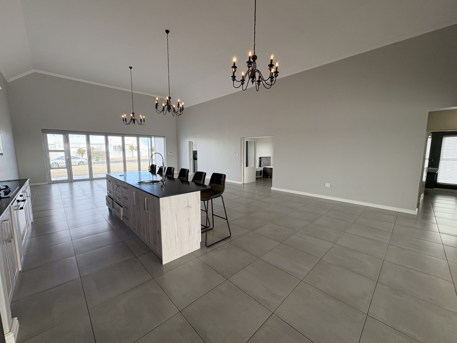 To Let 4 Bedroom Property for Rent in Yzerfontein Western Cape